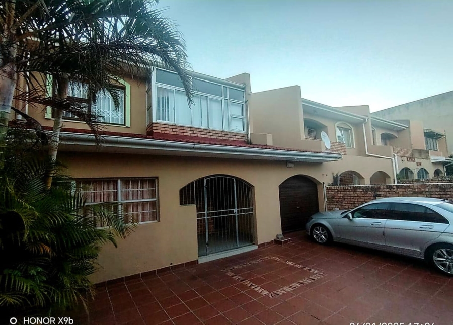 4 Bedroom Property for Sale in Southernwood Eastern Cape